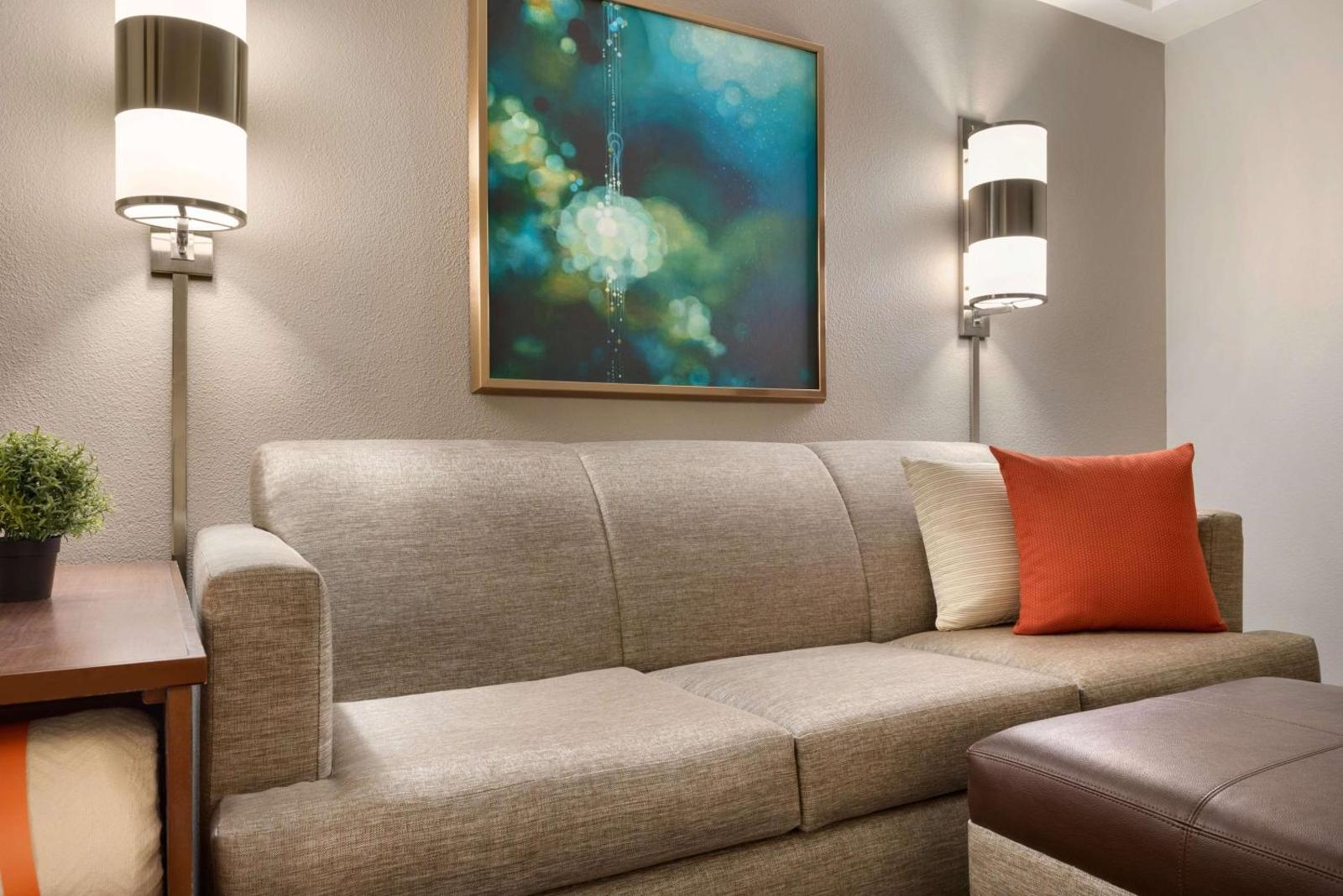 Hyatt Place Chicago Schaumburg Main image 1